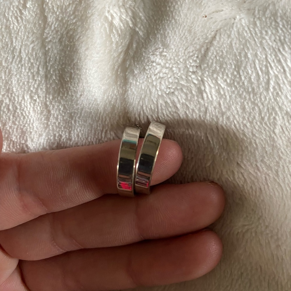 Nice quality small sliver hoop earrings